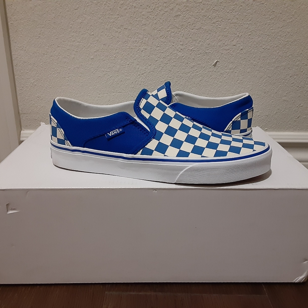 Vans - Picture 1 of 4
